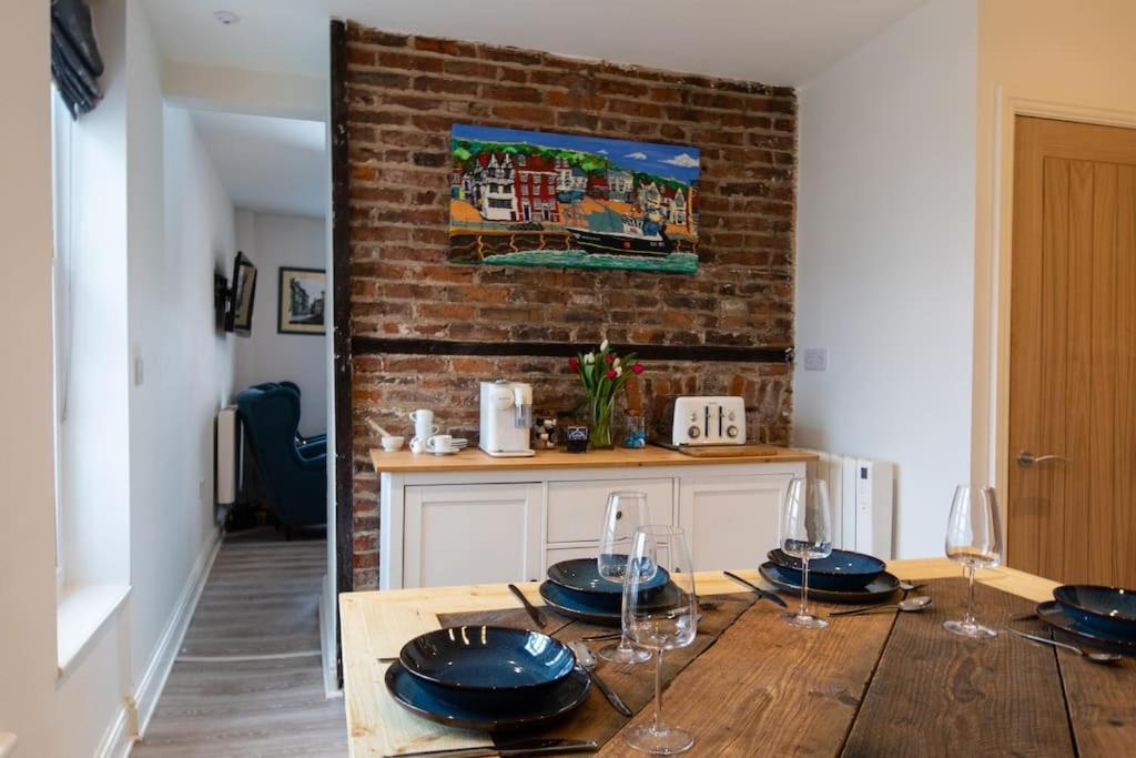 Herring Girl House - Harbourside Property, Sleeps 8 Scarborough Eksteriør bilde