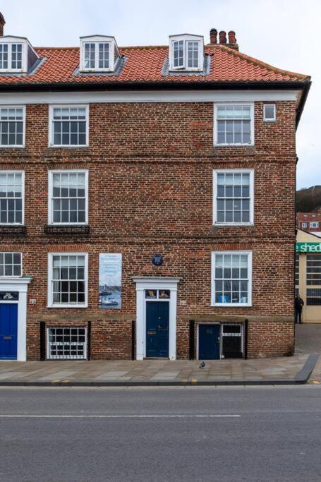 Herring Girl House - Harbourside Property, Sleeps 8 Scarborough Eksteriør bilde